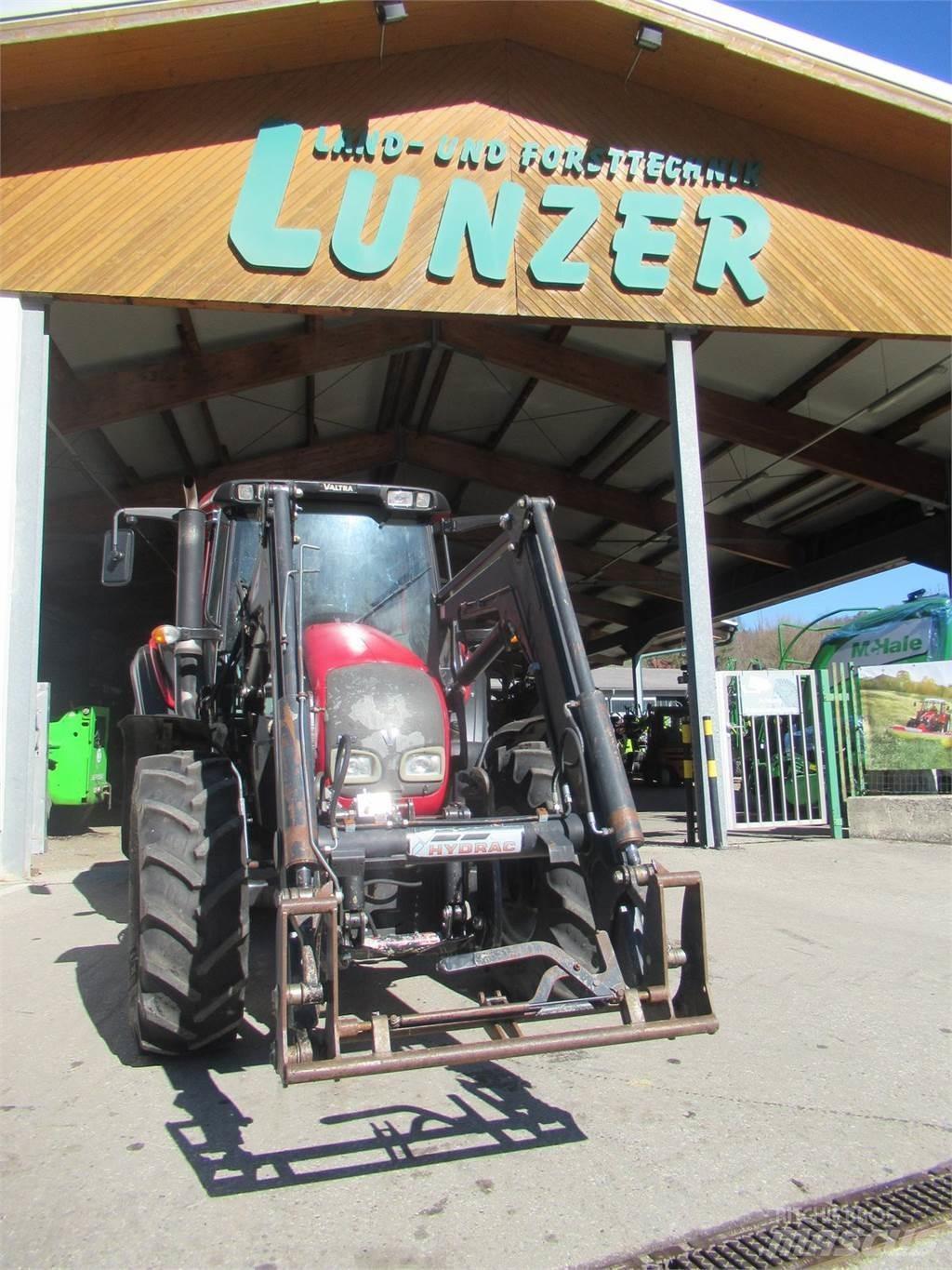 Valtra N 92 Hi Tech Traktory