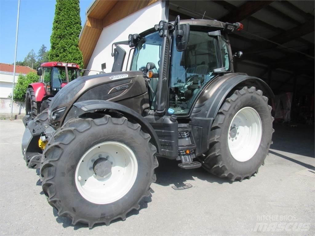 Valtra N134 (Stufe V) Traktory