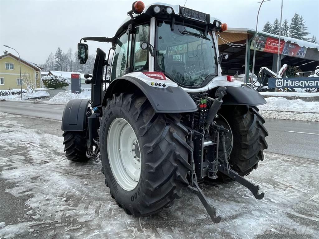 Valtra N175 Active Traktory