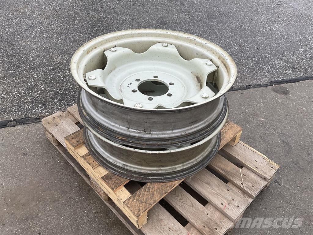  W7x28 Pneumatiky, kola a ráfky