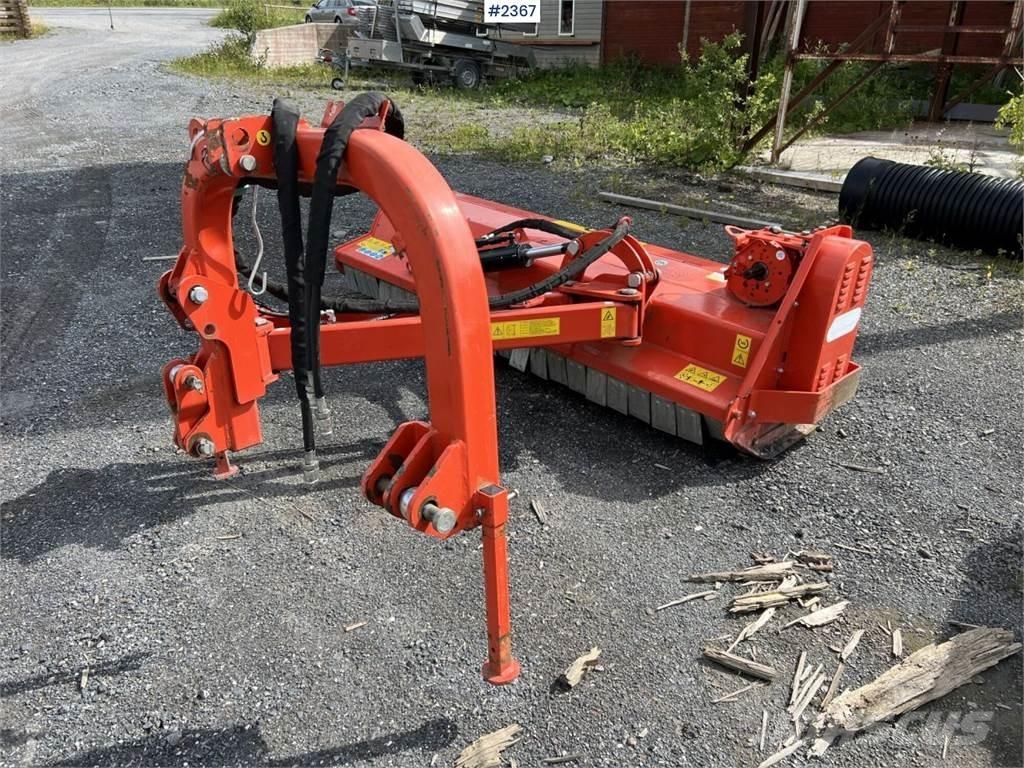  Buskröjare RH1500 Stroje na sklizeň pícnin-příslušenství