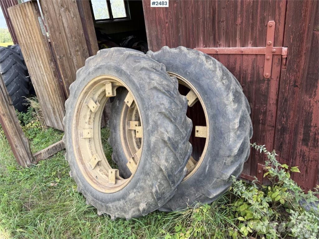 Goodyear 13.6-38 Příslušenství