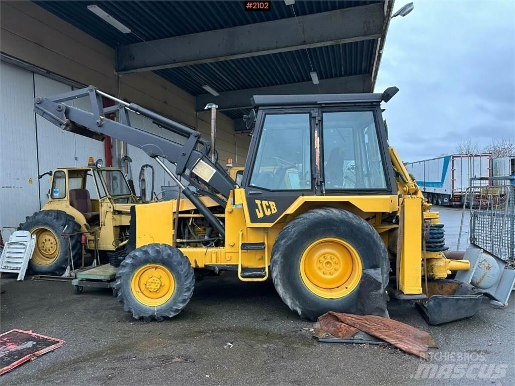JCB 3D-4 Traktory