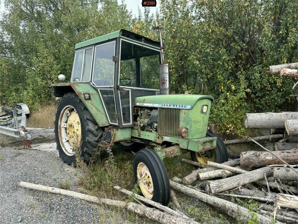 John Deere 2130 Traktory