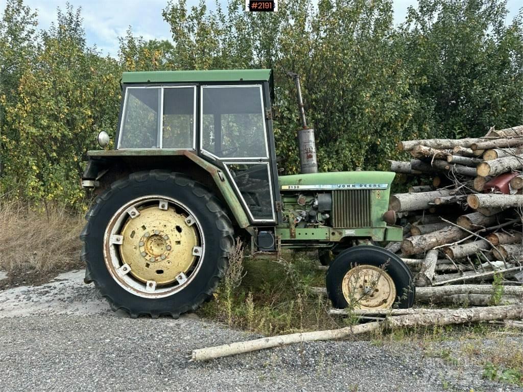 John Deere 2130 Traktory