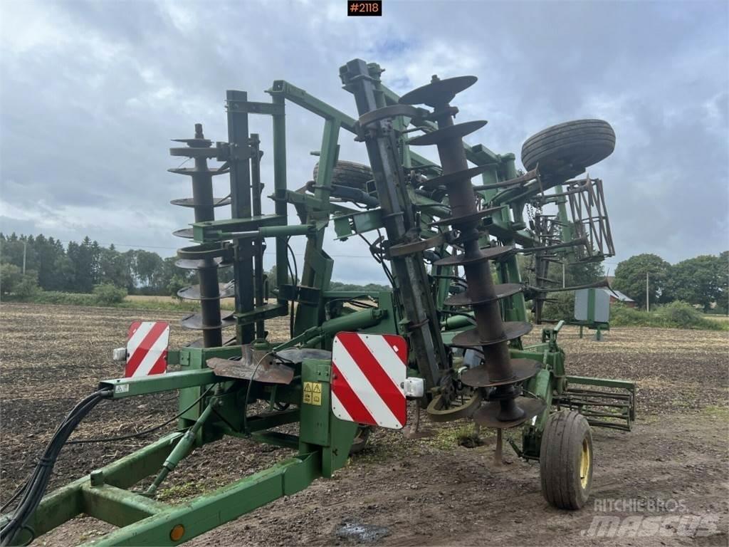 John Deere 410A Další stroje na zpracování půdy a příslušenství