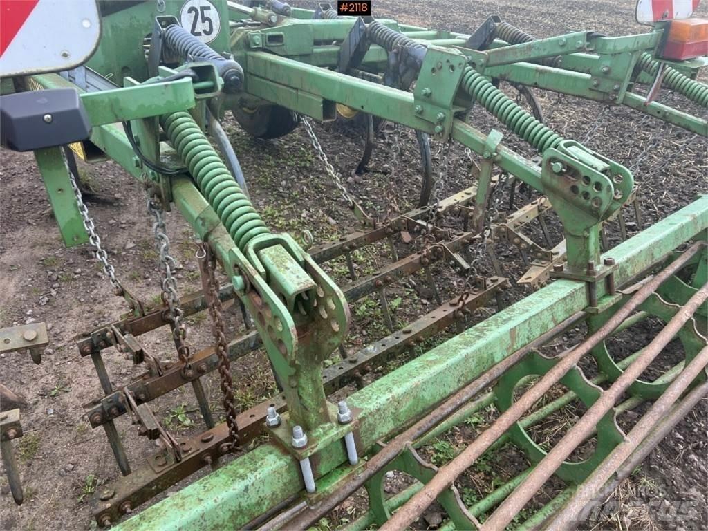 John Deere 410A Další stroje na zpracování půdy a příslušenství