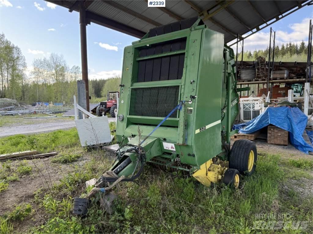 John Deere 550 Lis na válcové balíky