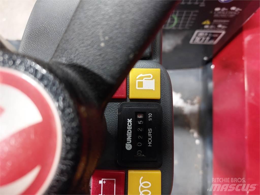 Norcar 755XC Příslušenství předního nakladače