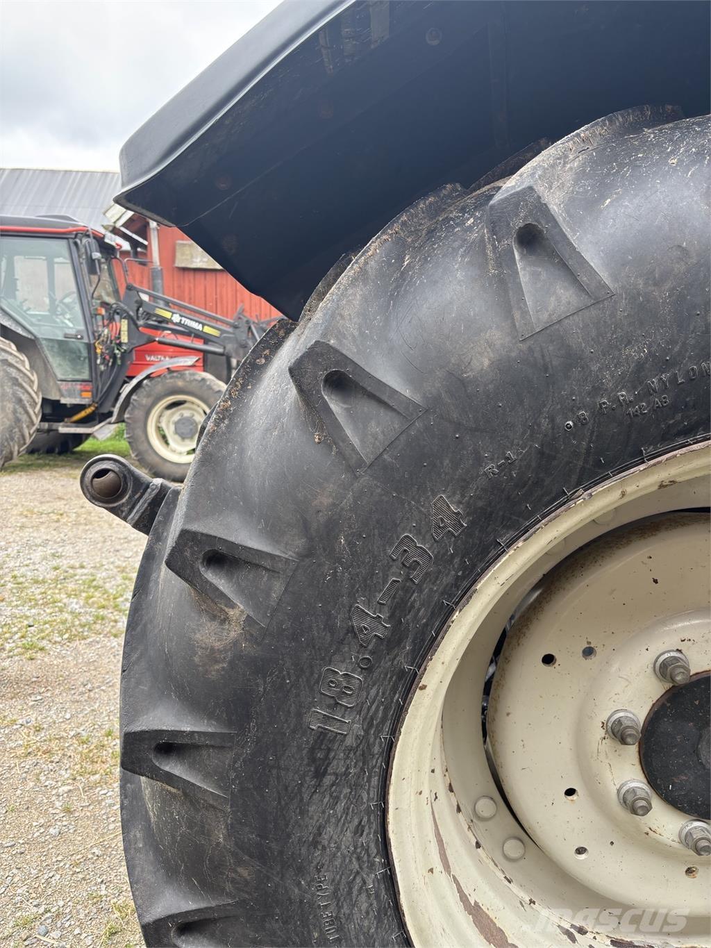 Valtra 6200 Traktory
