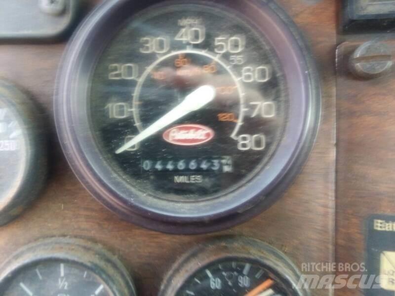 Peterbilt 377 Nákladní vozidlo bez nástavby