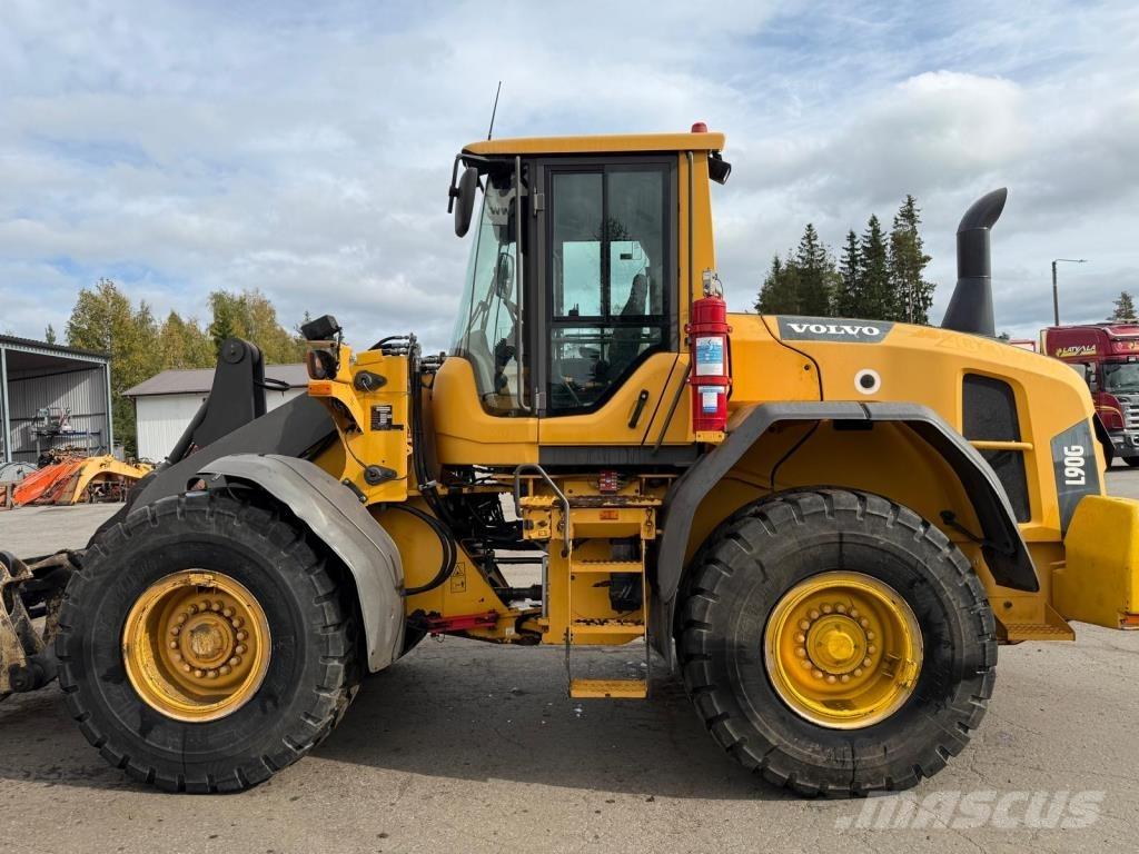 Volvo L90G Kolové nakladače