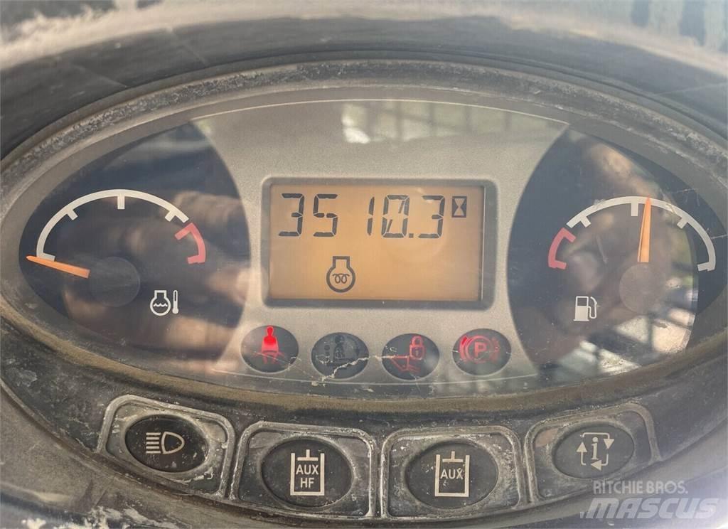 Bobcat T650 Smykem řízené nakladače