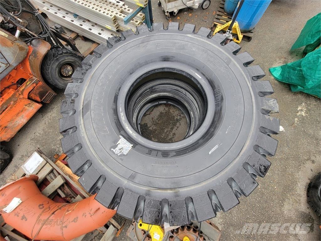 Bridgestone 422991 Pneumatiky, kola a ráfky