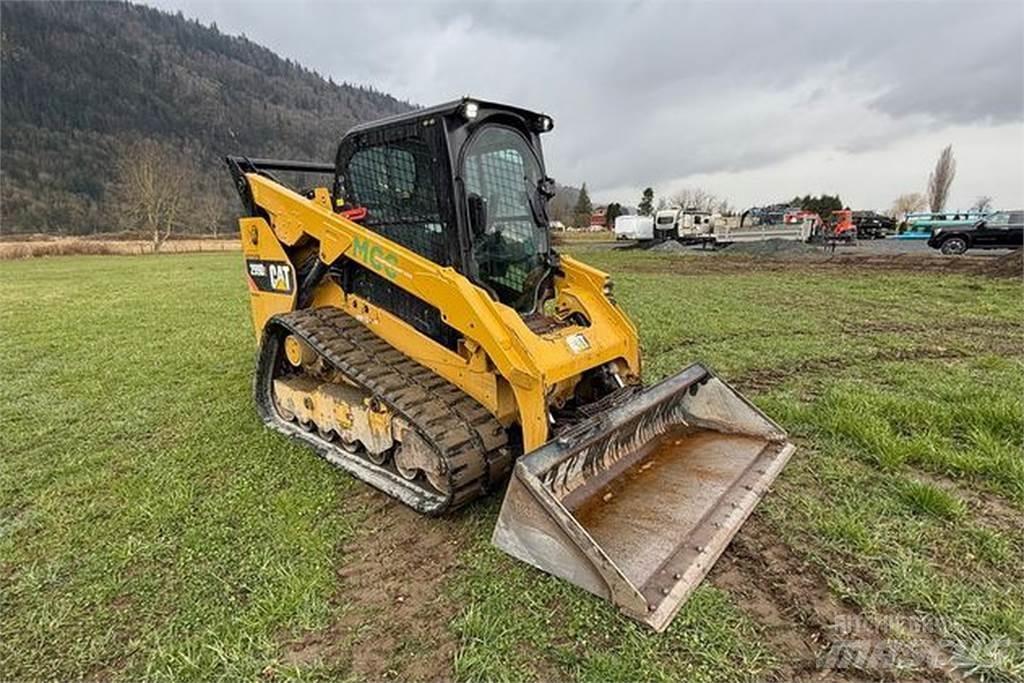 CAT 299D2 Smykem řízené nakladače