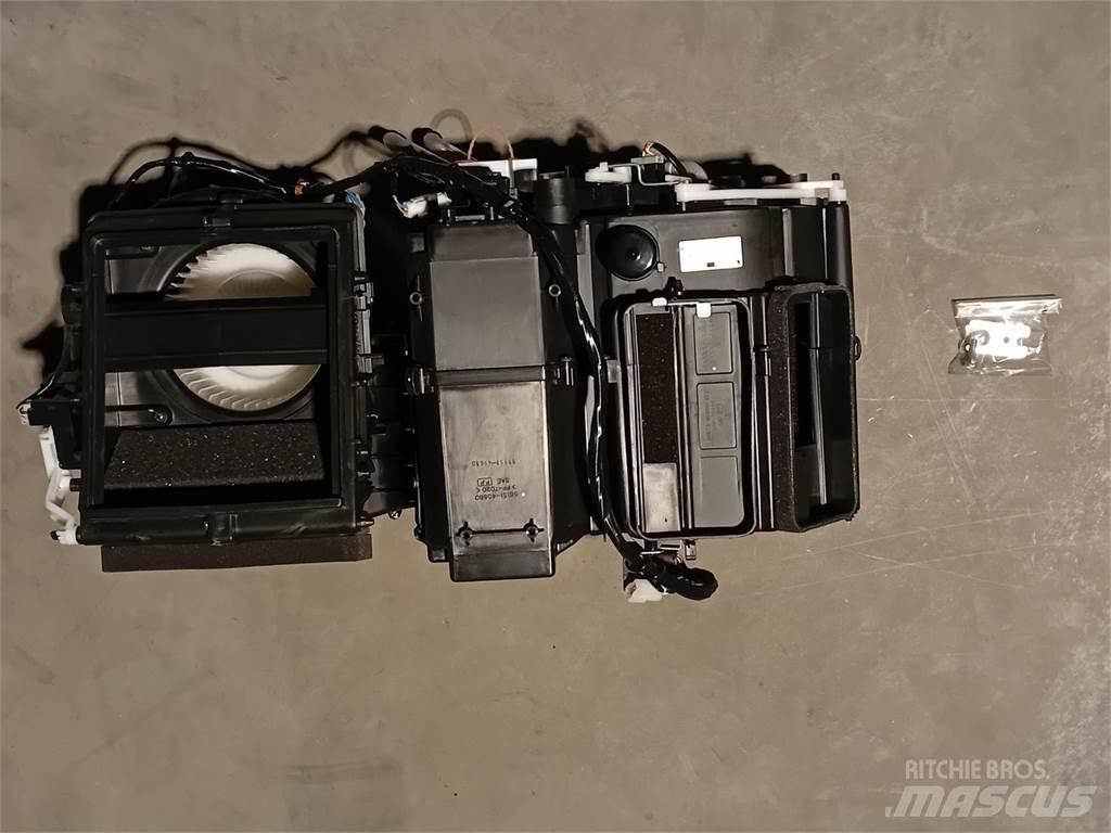 Hitachi 4621638 Topení a zařízení pro rozmrazování