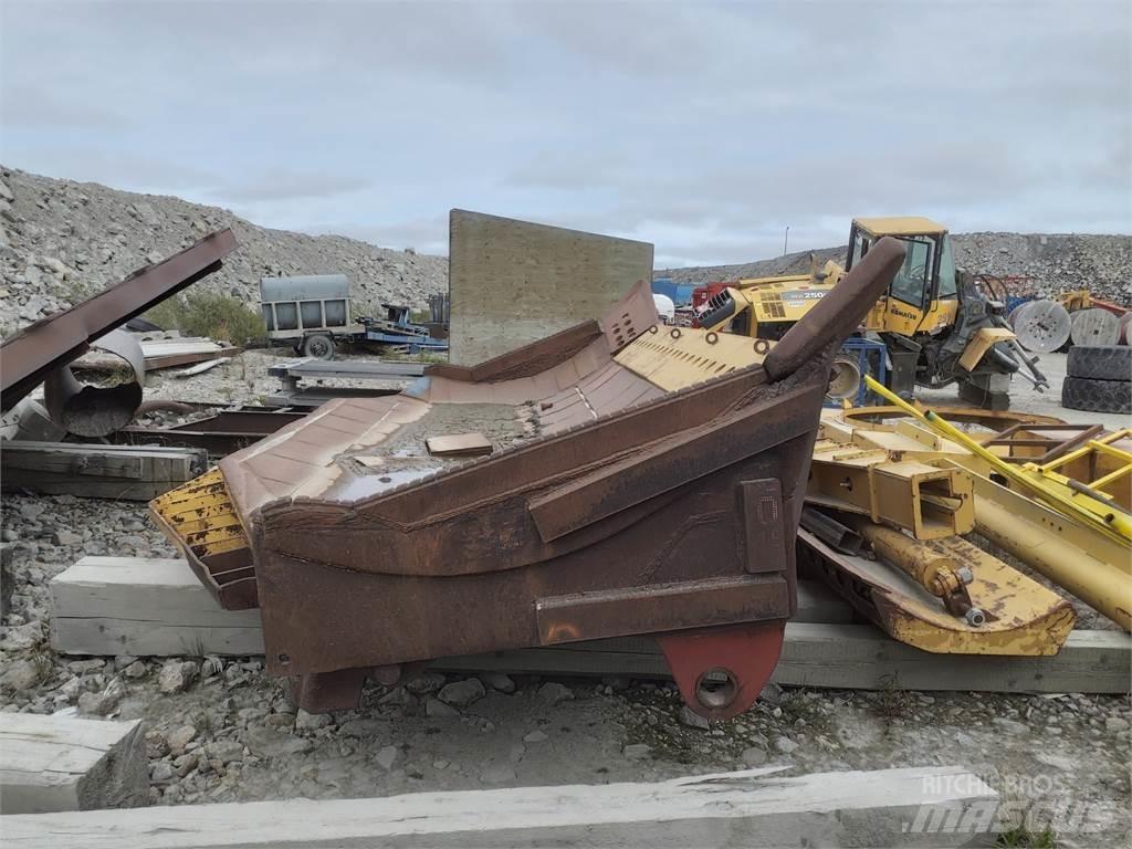 Komatsu D375 Kolové dozery