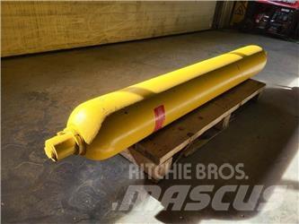 Komatsu PC2733 Kloubové dempry