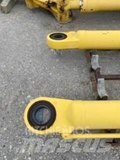 Komatsu PC800 Kolová rýpadla