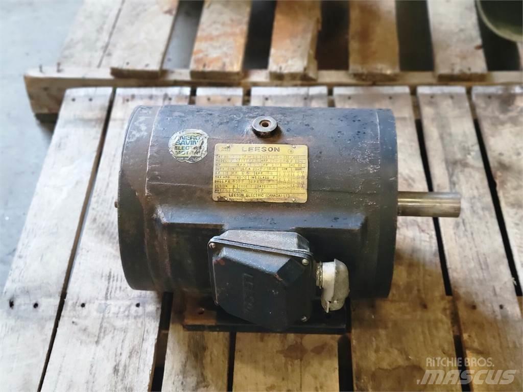  LEESON 215T17DB40 Průmyslové motory