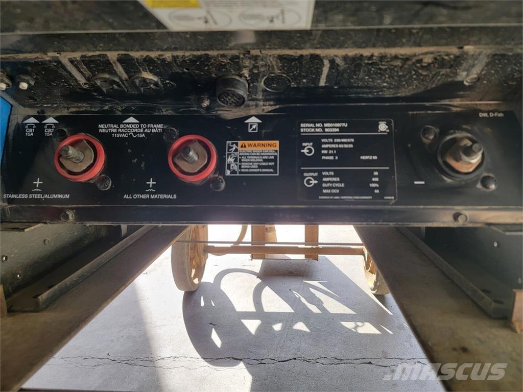 Miller Deltaweld 452 Svářecí stroje