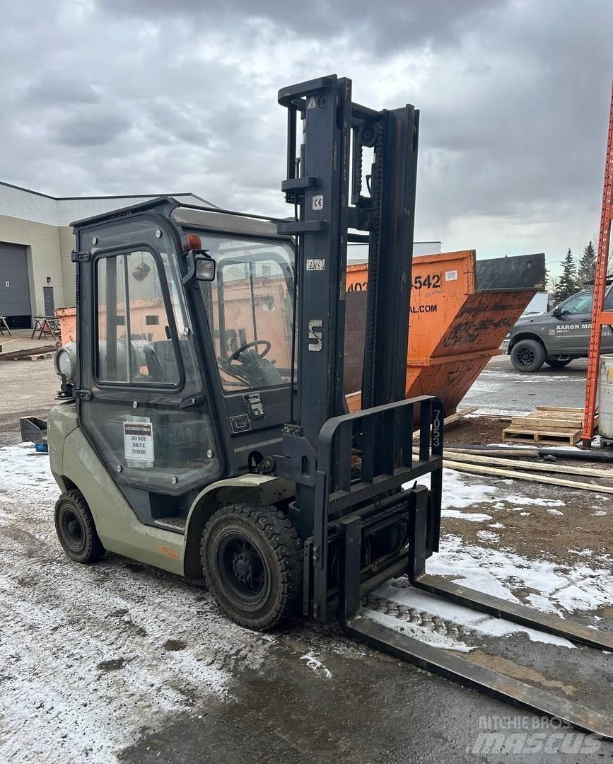 UN Forklift FL25T-JA Stavebnictví - ostatní