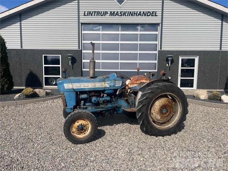 Ford 3000 Traktory