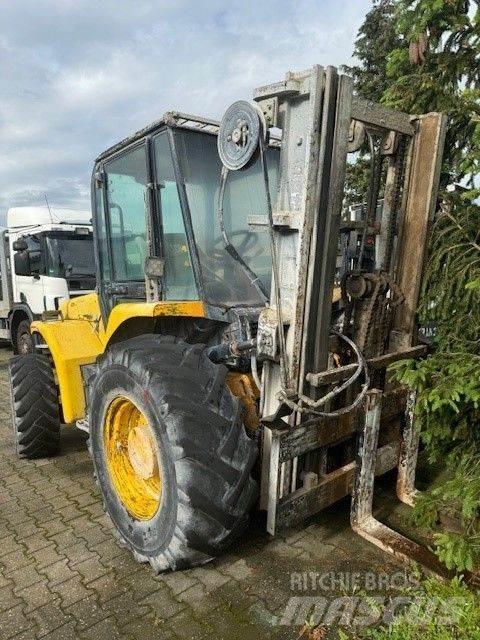 JCB 940-2 Terénní vysokozdvižné vozíky