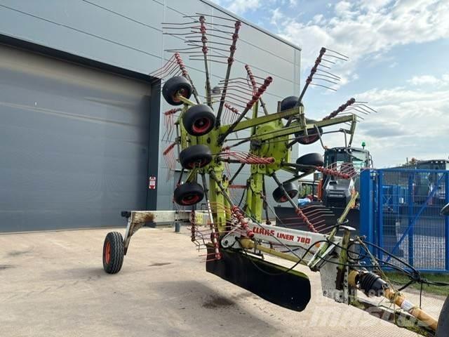 CLAAS Liner 780 Obraceče a shrabovače sena