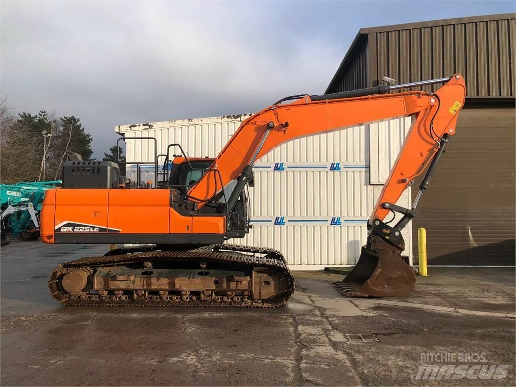 Develon Dx225lc-7 Pásová rýpadla