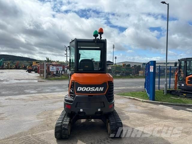 Develon Dx27z Pásová rýpadla