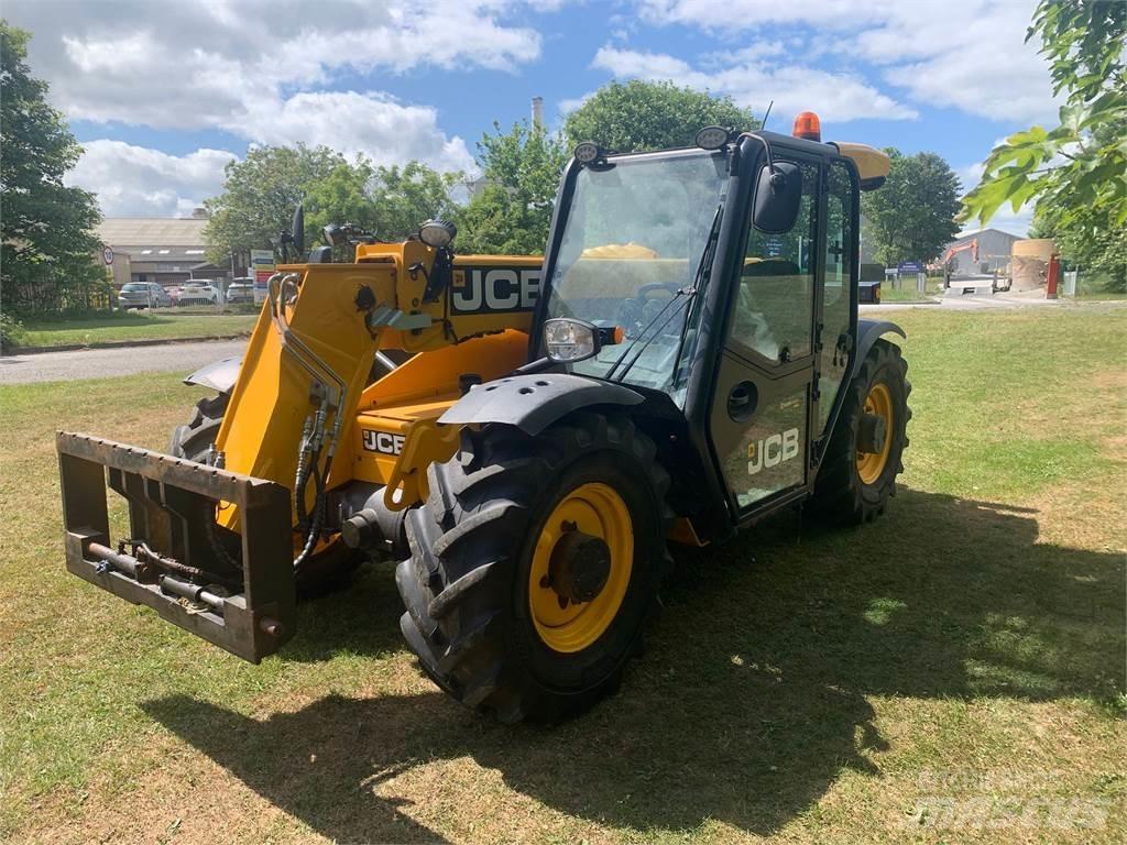 JCB 527-58 Teleskopické manipulátory
