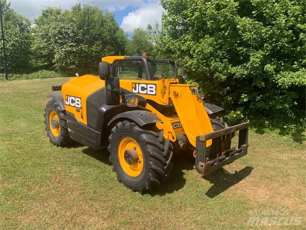 JCB 527-58 Teleskopické manipulátory