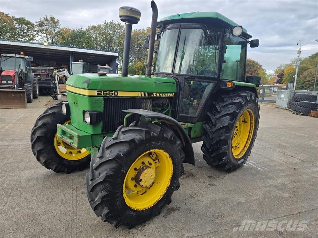 John Deere 2650 Traktory