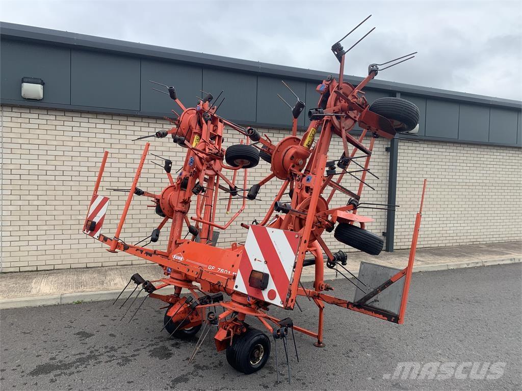 Kuhn GF 7601 MH Obraceče a shrabovače sena