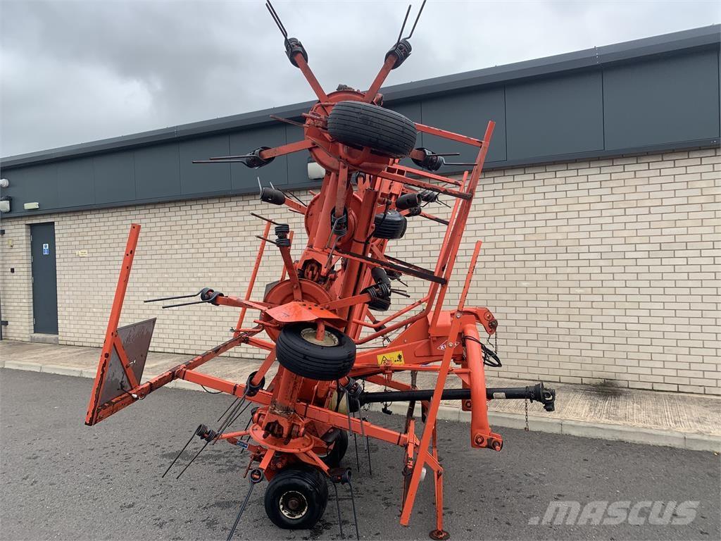 Kuhn GF 7601 MH Obraceče a shrabovače sena