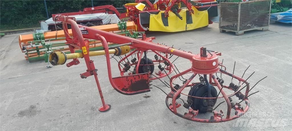 Kverneland Haybob 300 Obraceče a shrabovače sena