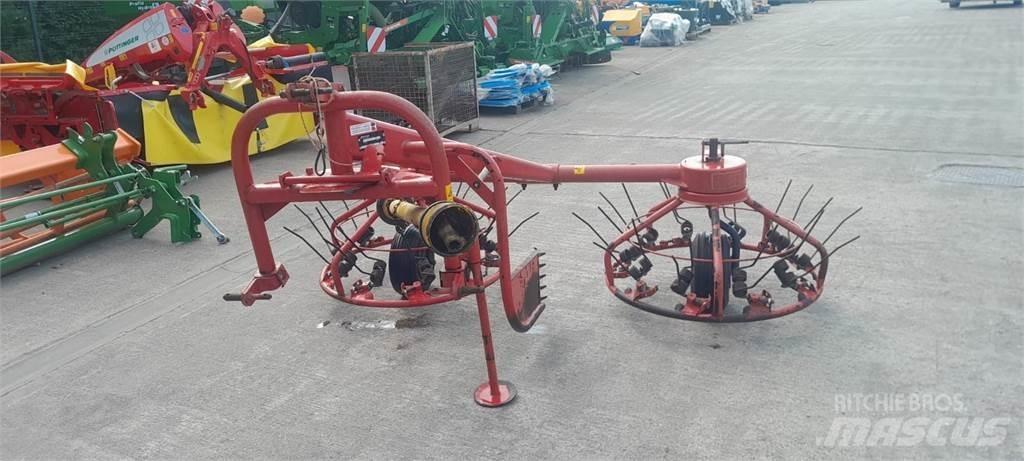 Kverneland Haybob 300 Obraceče a shrabovače sena