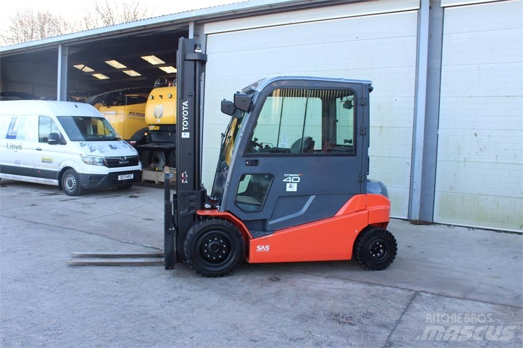 Toyota 4T Forklift Další