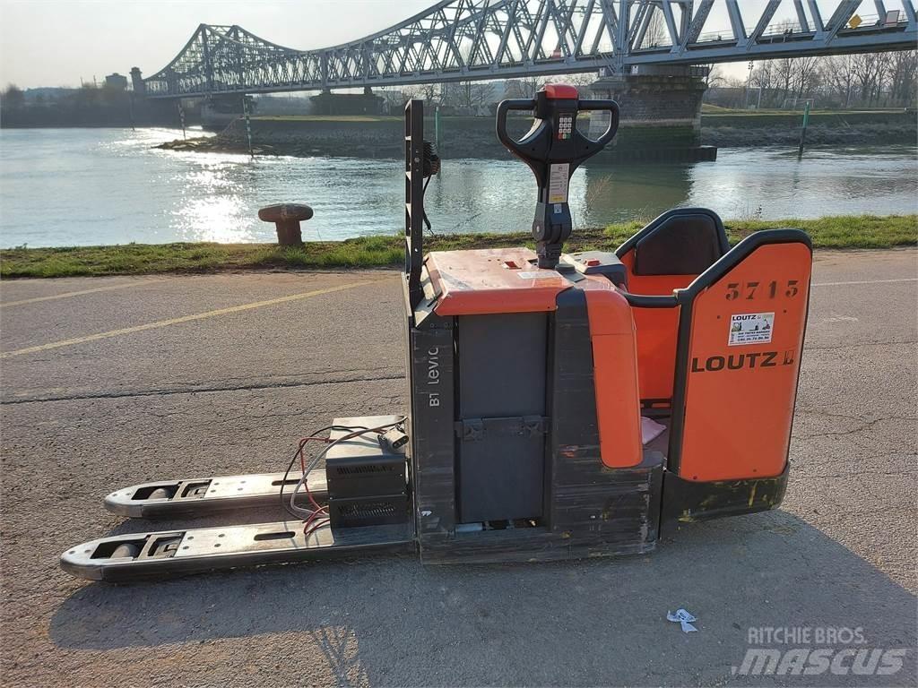 BT LPE240 Samohybné vozíky