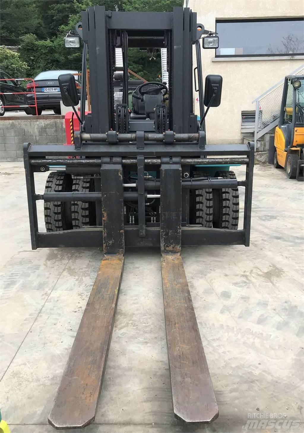 Clark C75L Další