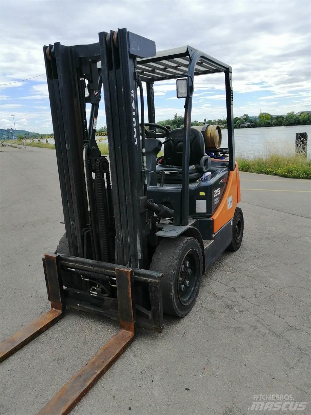 Doosan G25P-5 Další