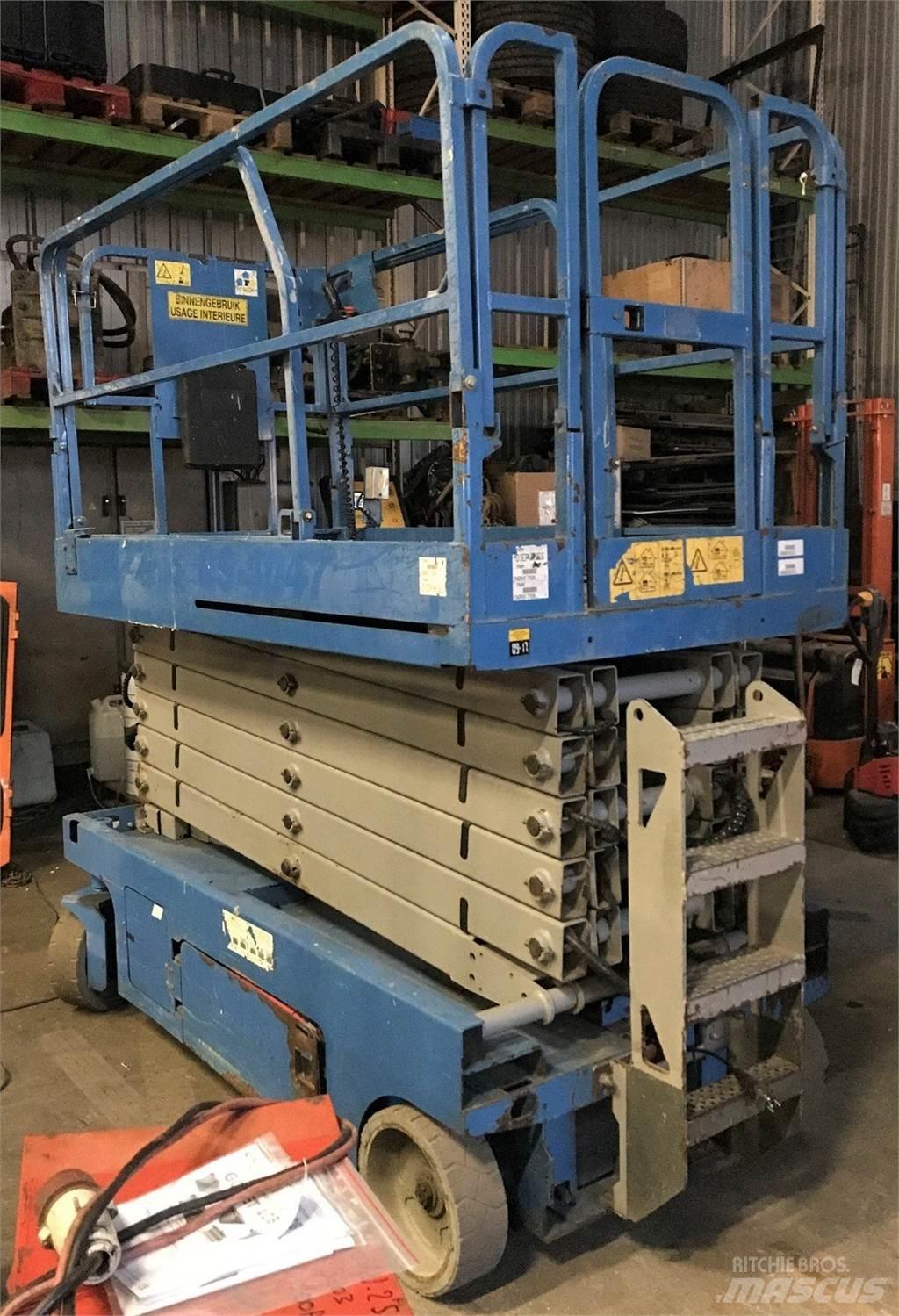 Genie GS-4047 Nůžková zvedací plošina