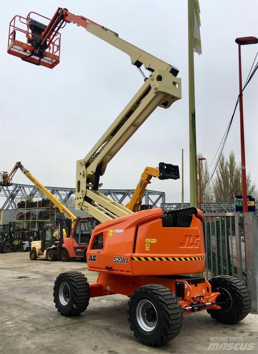 JLG 520AJ Další zvedače a plošiny