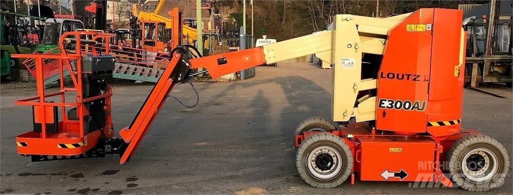 JLG E300AJ Další zvedače a plošiny