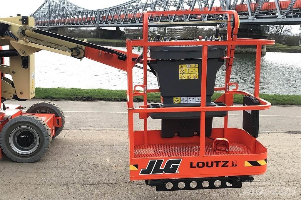 JLG E300AJP Další zvedače a plošiny