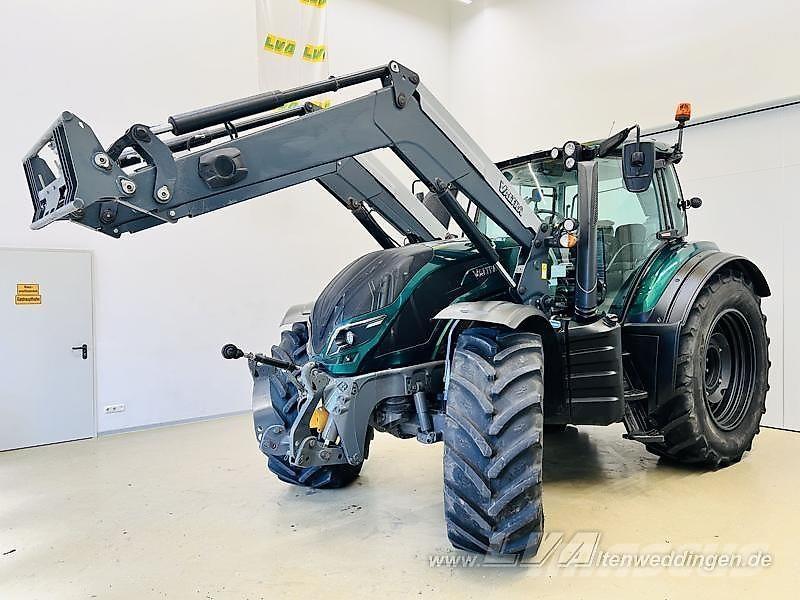 Valtra T174 Traktory