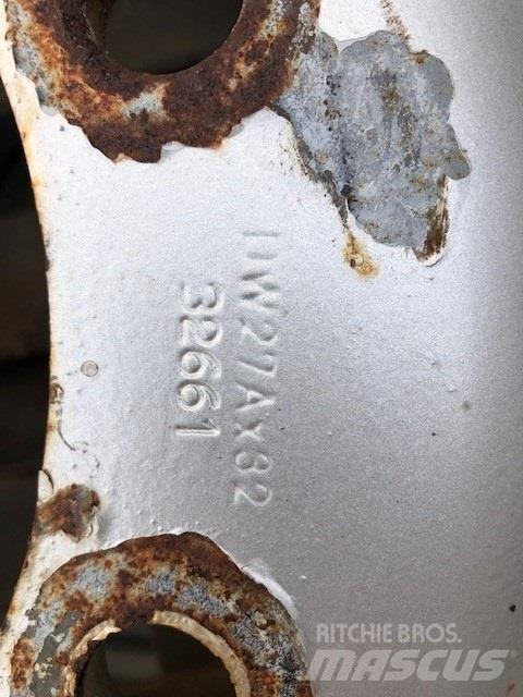 GKN 27X32 Pneumatiky, kola a ráfky