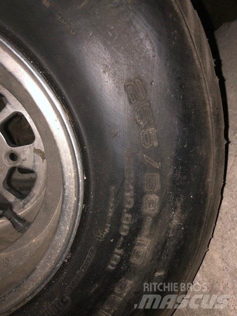  - - -  Honda Pneumatiky, kola a ráfky