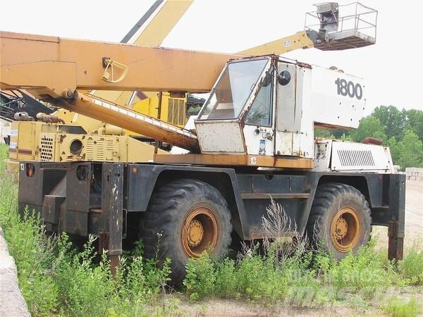 Drott 1800 Univerzální terénní jeřáby